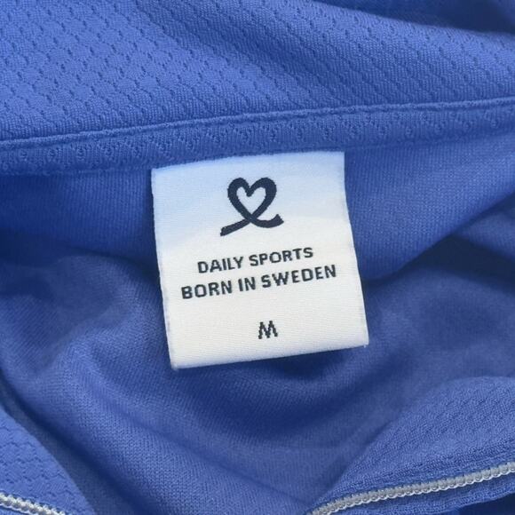 Daily Sports Women's Blue Polo Size Medium - Picture 4 of 6